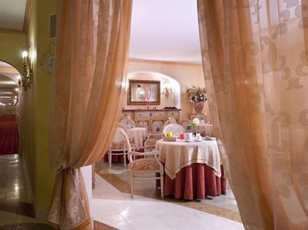 Vip's Motel Luxury Accommodation & Spa 31/72