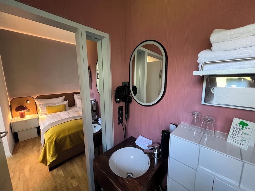 Lint Hotel Koln 37/41