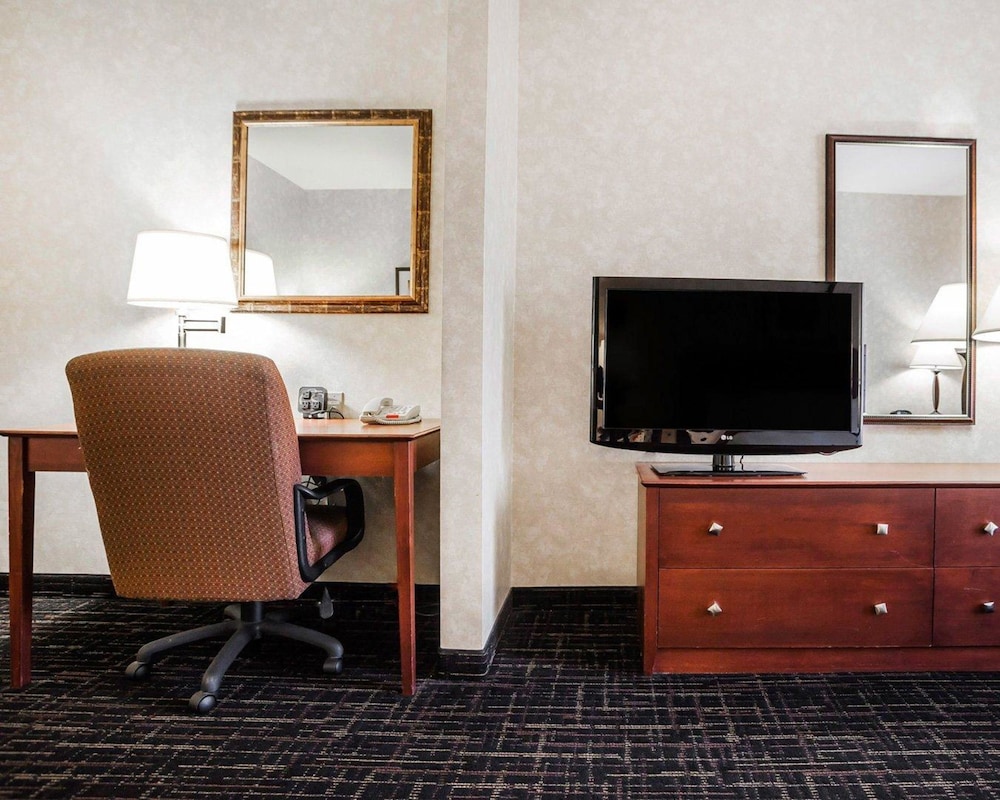 Comfort Suites Independence Kansas City 33/38