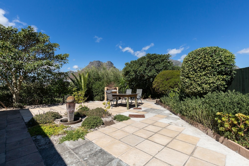 Hout Bay Hilltop 11/23