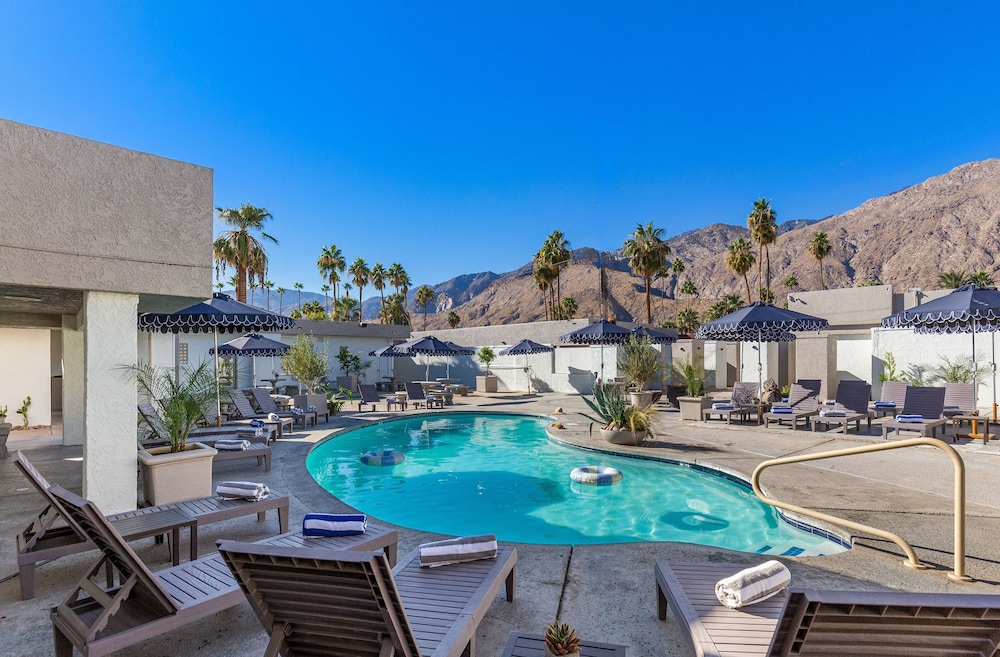 Casa Oliver Hotel & Resort - A Gay Mens Resort 44/50