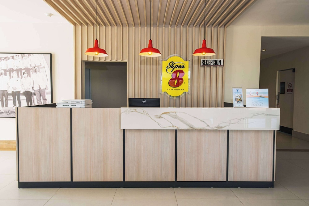 Super 8 by Wyndham Manzanillo 8/50