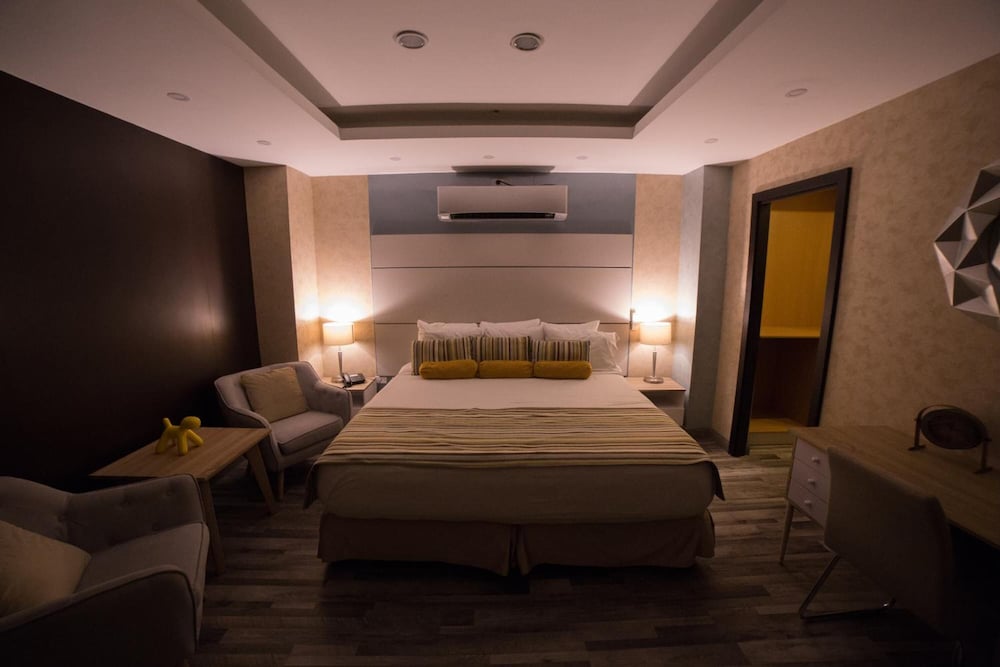 HOTEL OJOS DEL RIO 27/50