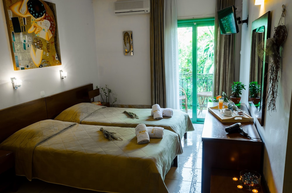Hotel Kostis 8/32
