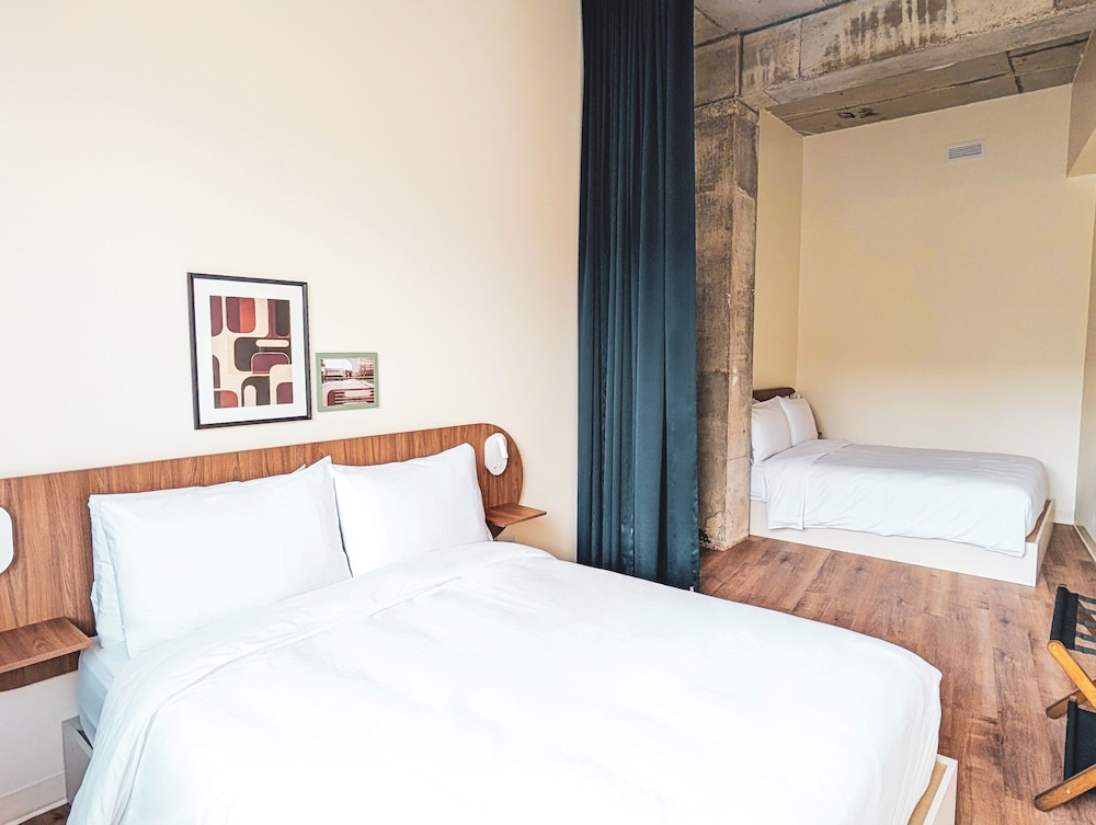 Terminus Hotel 8/50