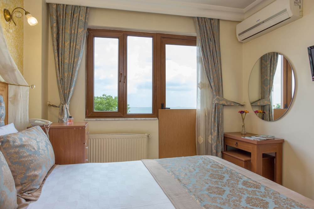Sea House Suites 15/50