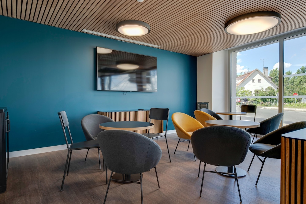 All Suites Appart Hotel Palaiseau - Massy TGV 32/41