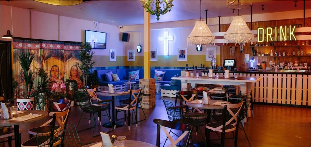 EL TORO MOTOR INN 42/56