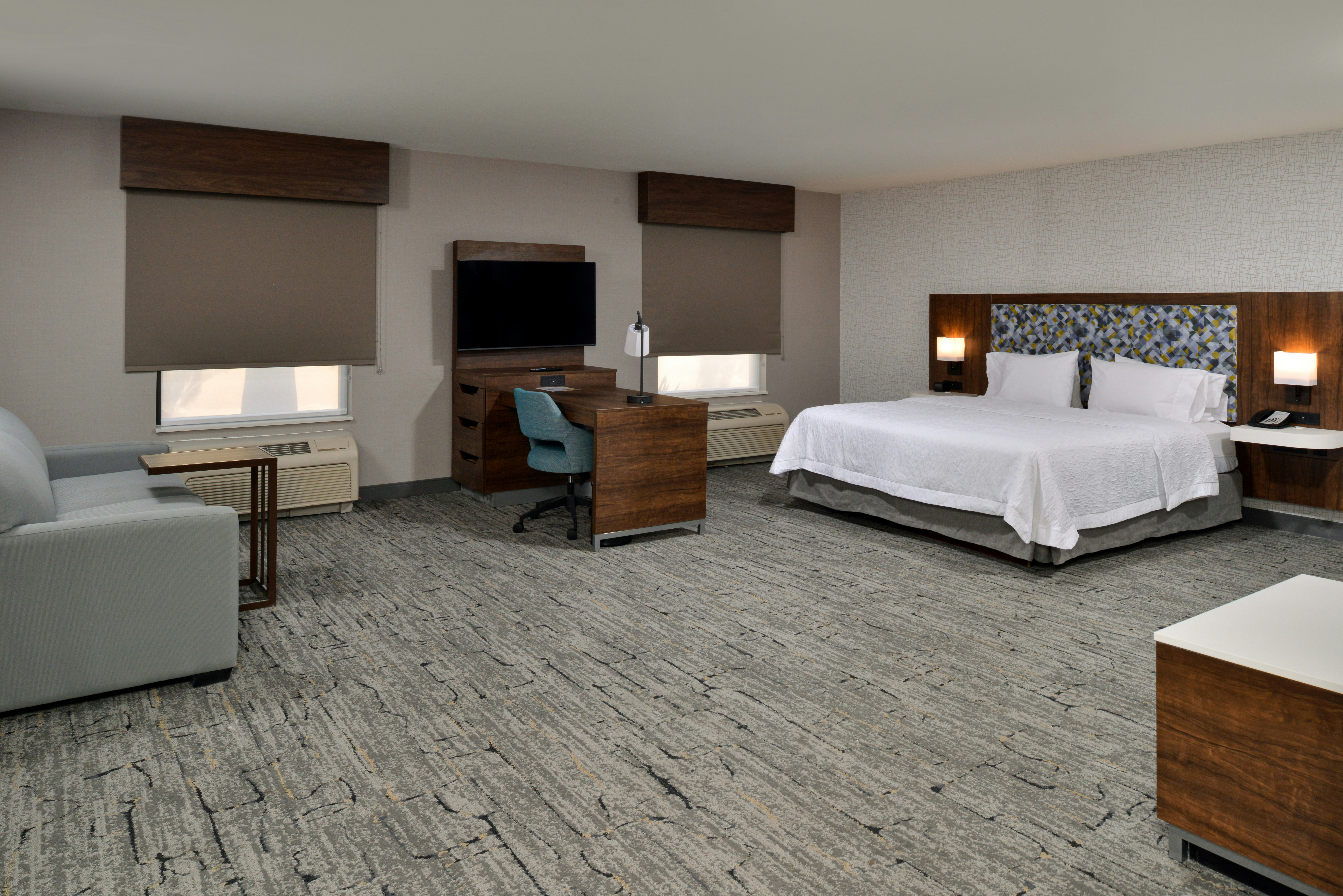 STUDIO, KING BED, ACCESSIBLE