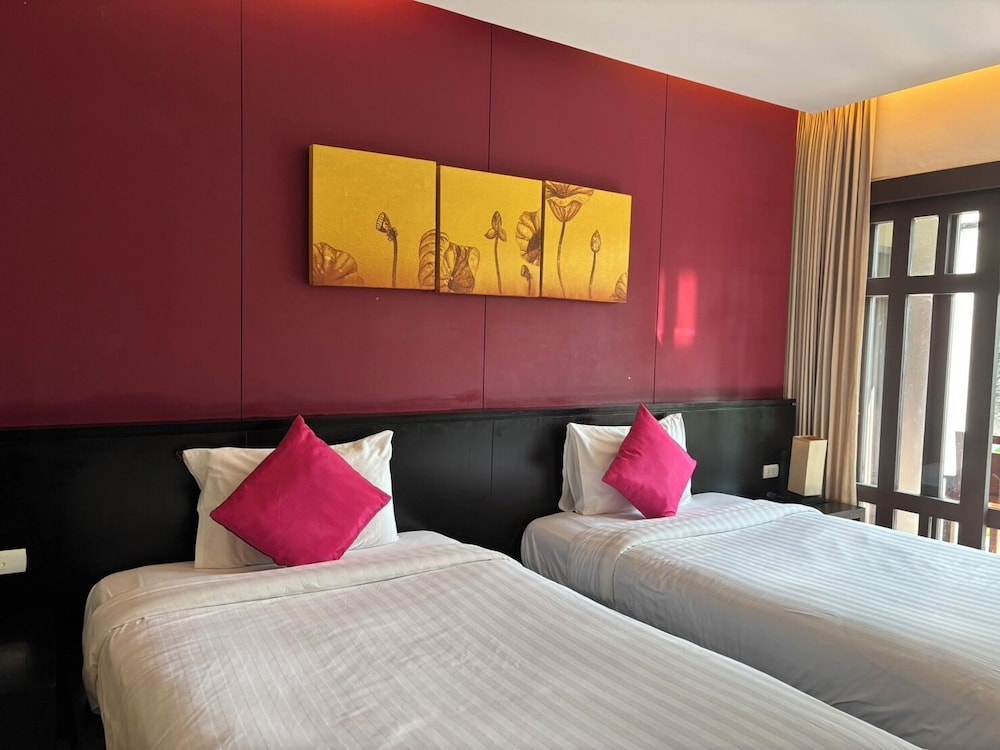 GARDEN, DELUXE, TWIN BEDS
