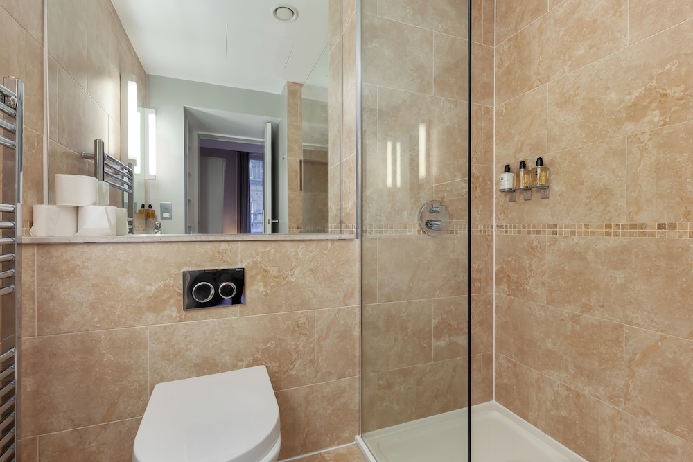 Destiny Scotland - St. Andrew Square Apartments 45/50