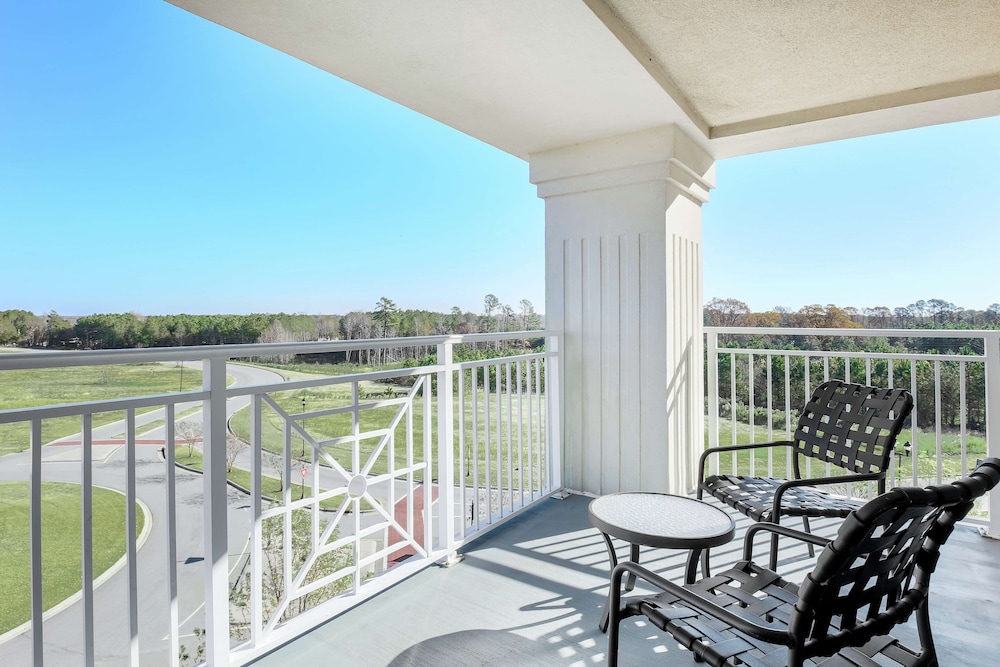 Hilton Garden Inn Roanoke Rapids 24/47