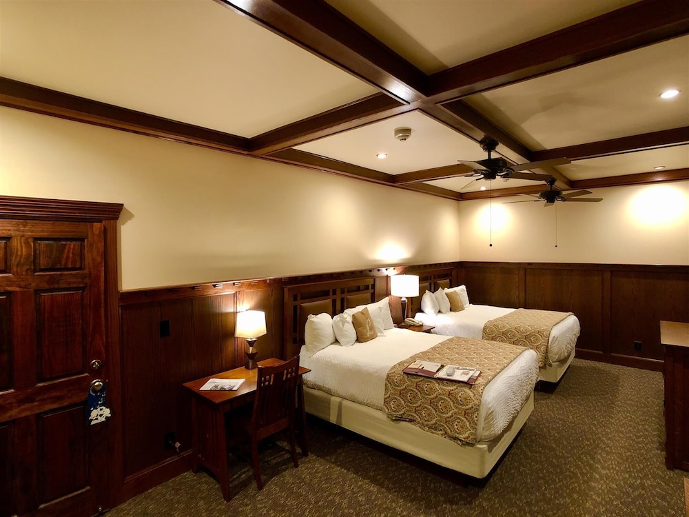 The Lodge at Cloudcroft 3/15