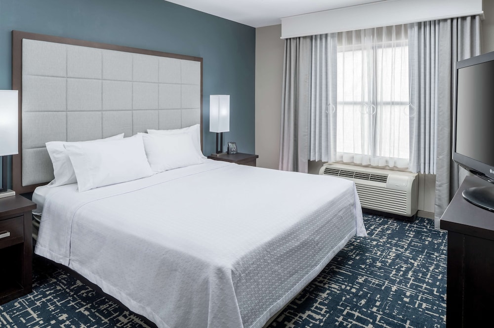 Homewood Suites by Hilton Cedar Rapids North