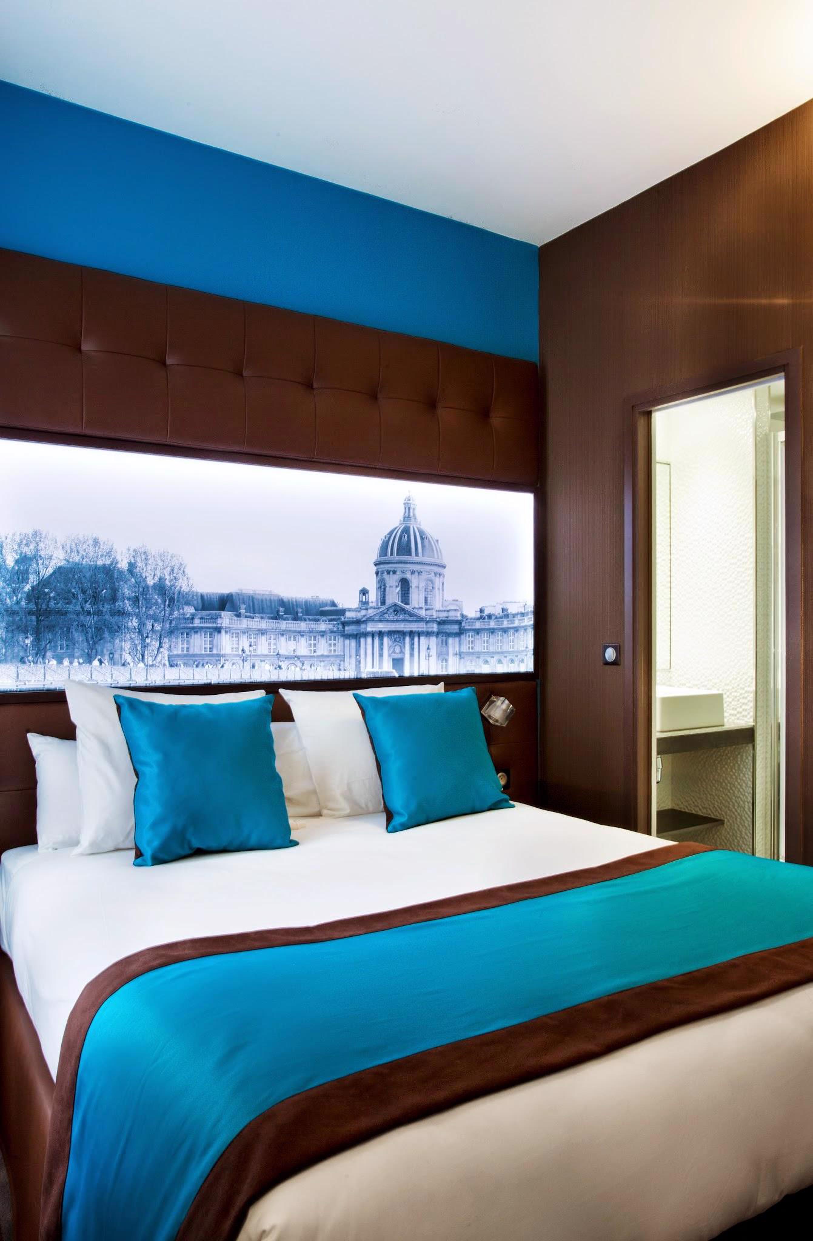 ROOM, TRIPLE
