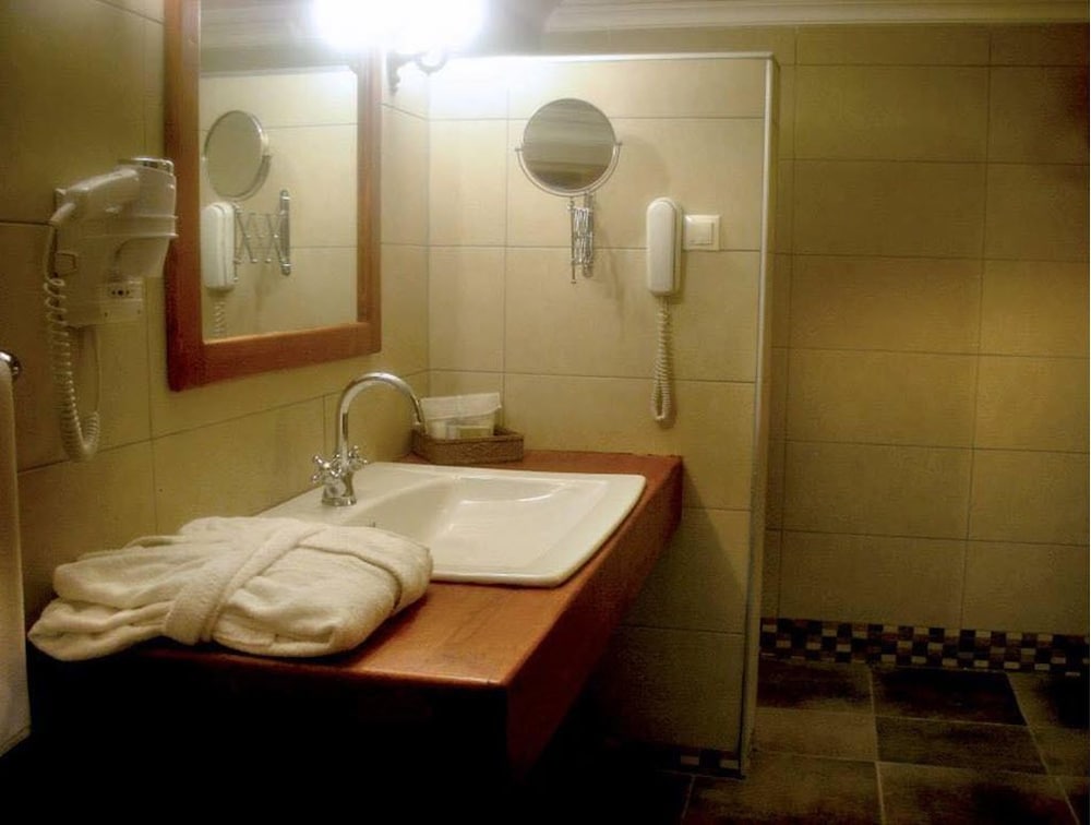 Kumlubuk Maris Hotel 28/29