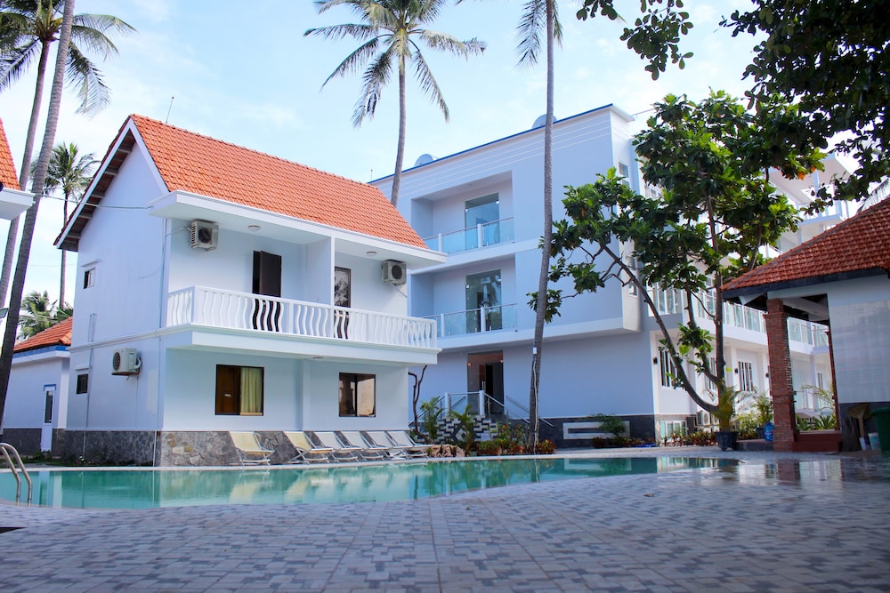 Sand Beach Resort 2/50