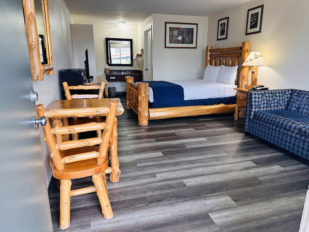 Northwoods Motel 25/39