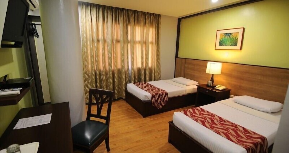 Regency Inn 21/36