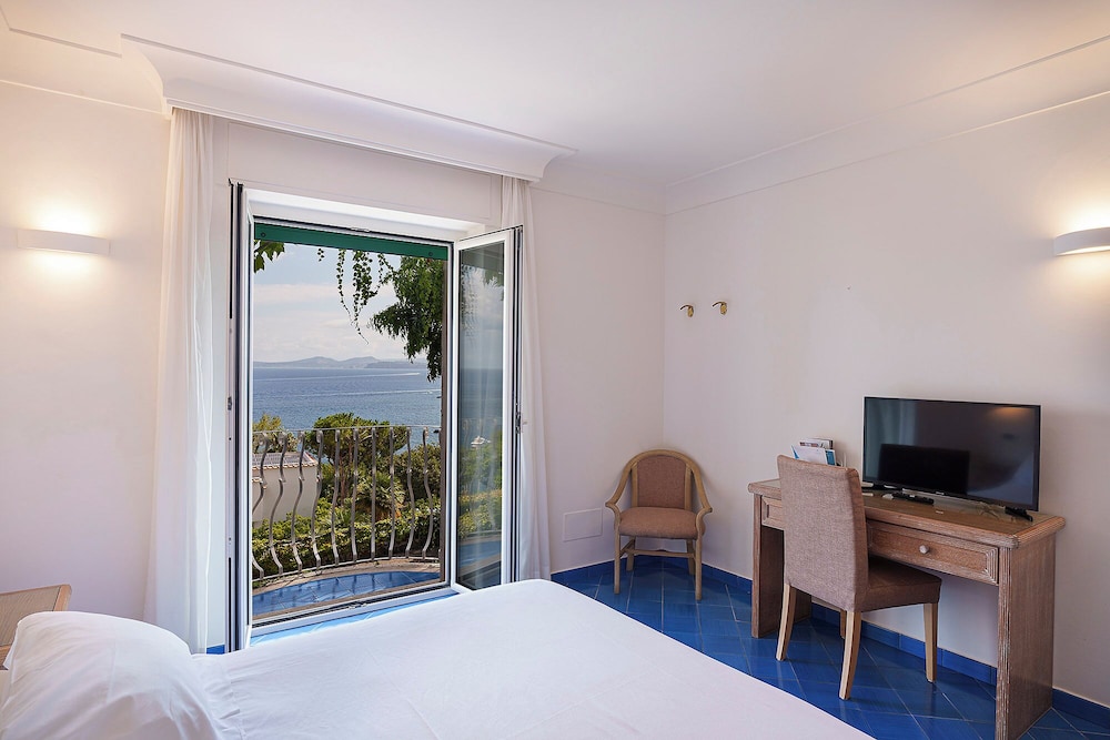COMFORT, DOUBLE BED, SEA VIEW
