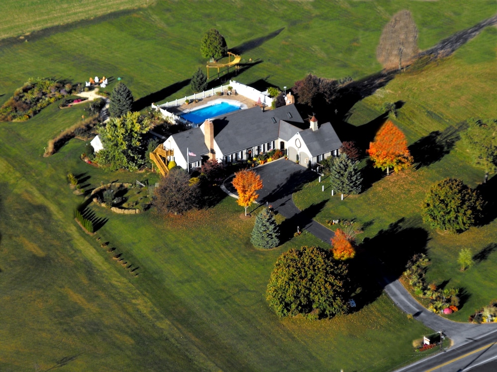 Annville Inn Bed and Breakfast 40/50
