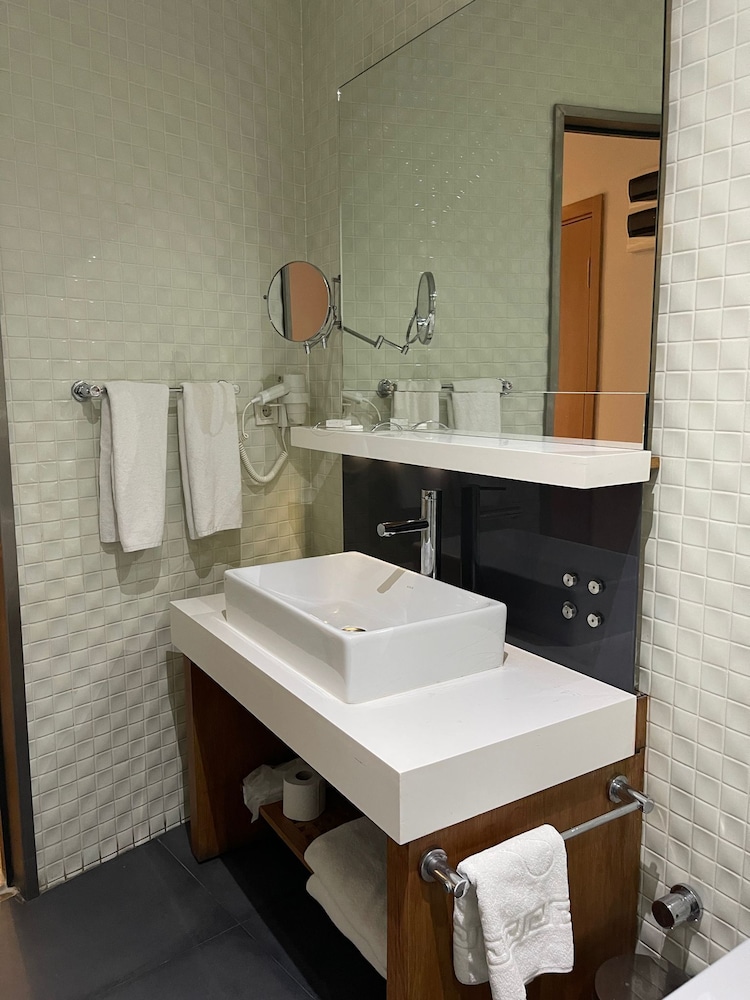 Misafir Suites 8 Istanbul. 69/70