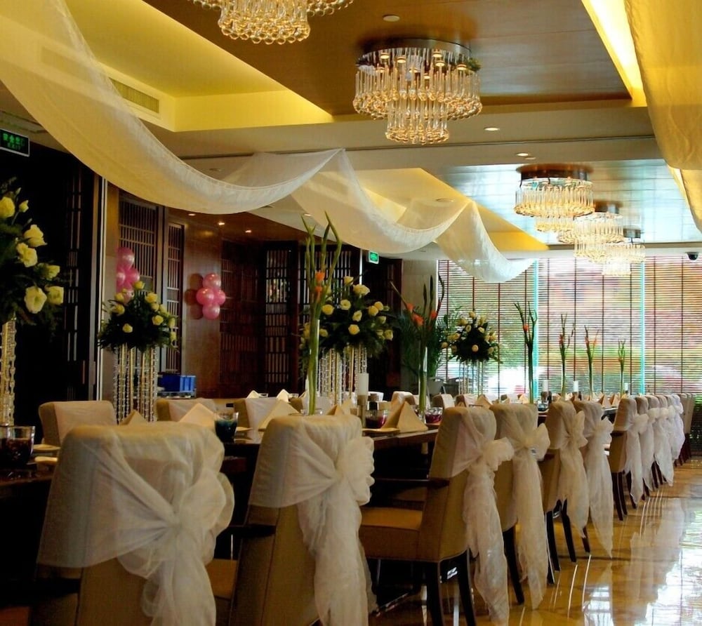 Riviera Hotel Ningbo 14/19