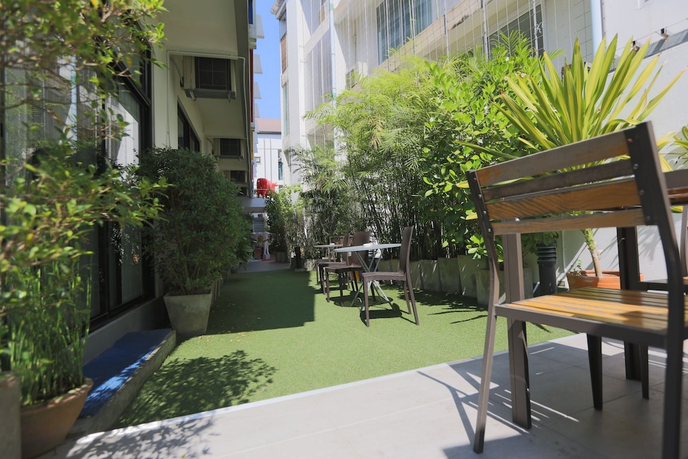 Montha Hotel 44/46