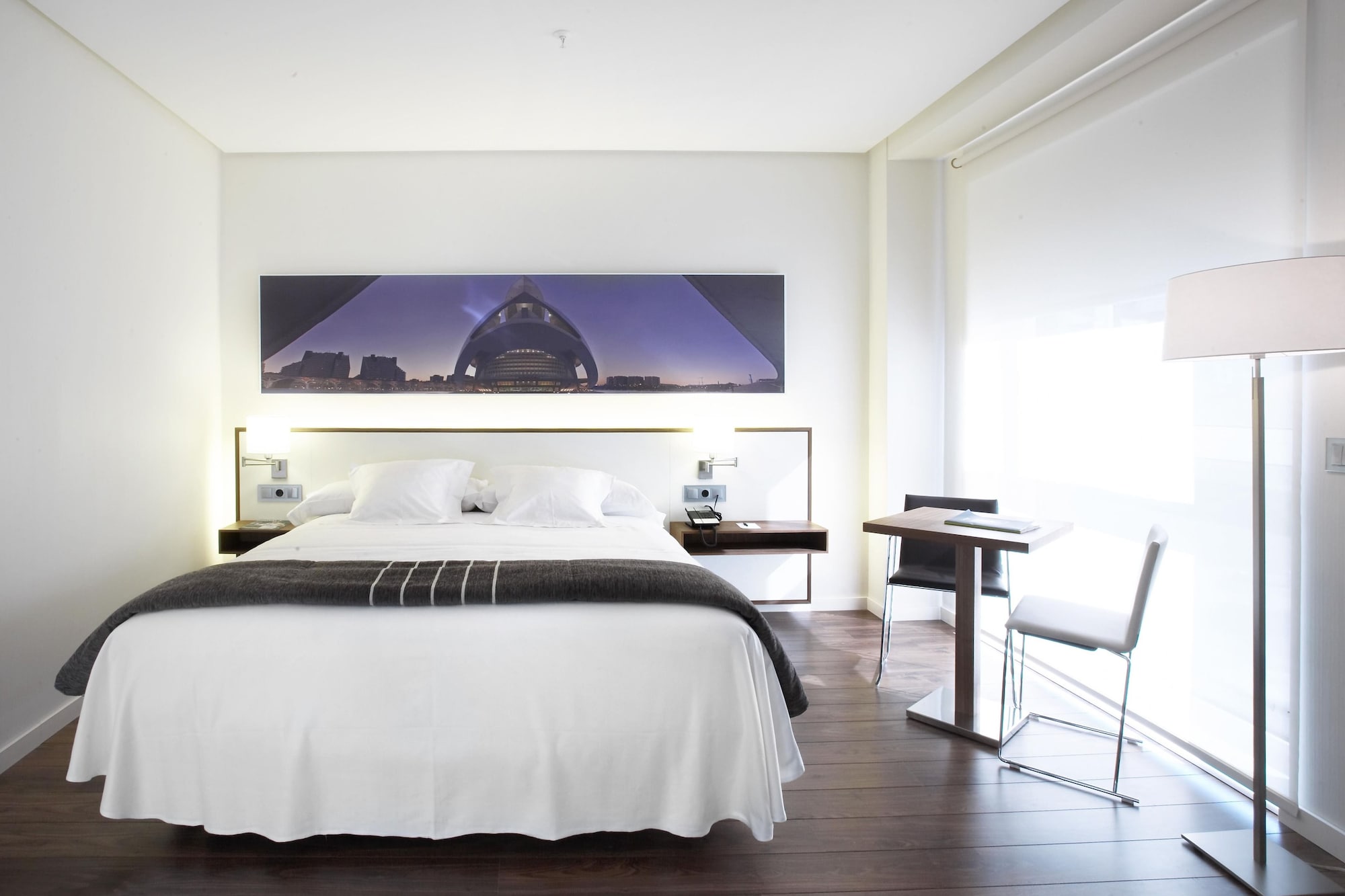 JUNIOR SUITE, KING BED