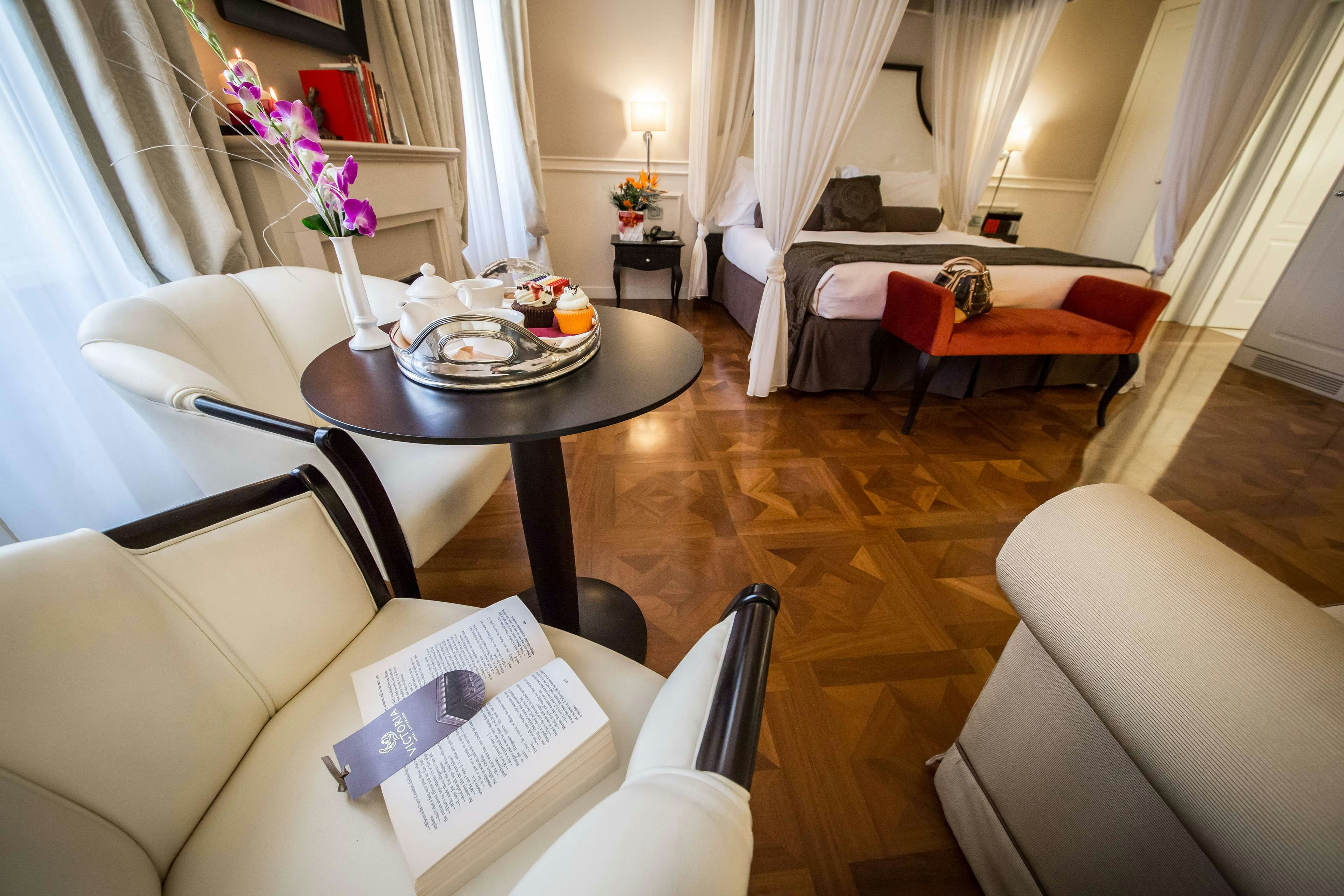 Victoria Hotel Letterario 10/40