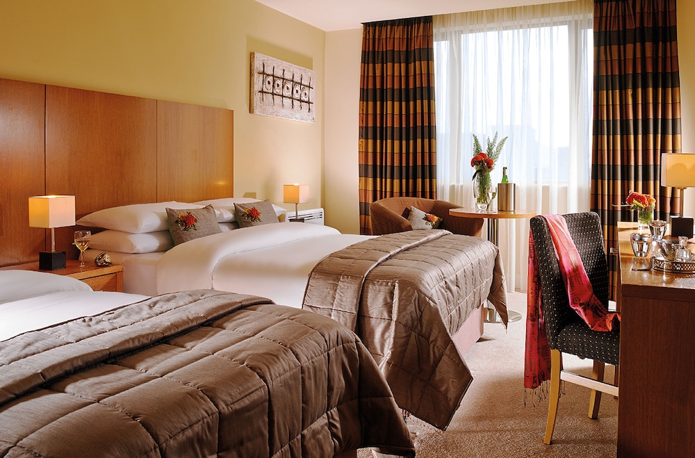 The Connacht Hotel 27/49