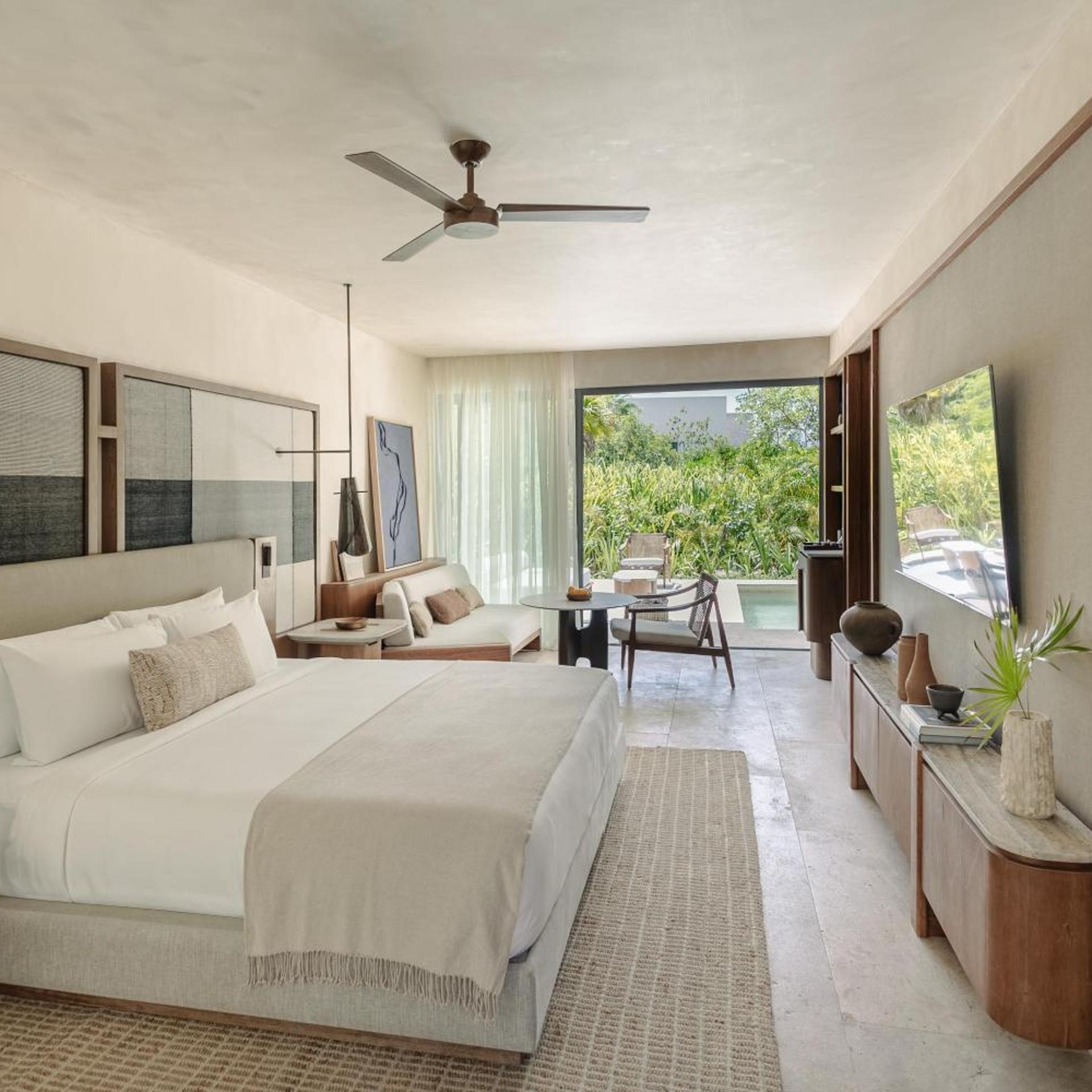 Lagoon, Suite, King Bed, Plunge Pool