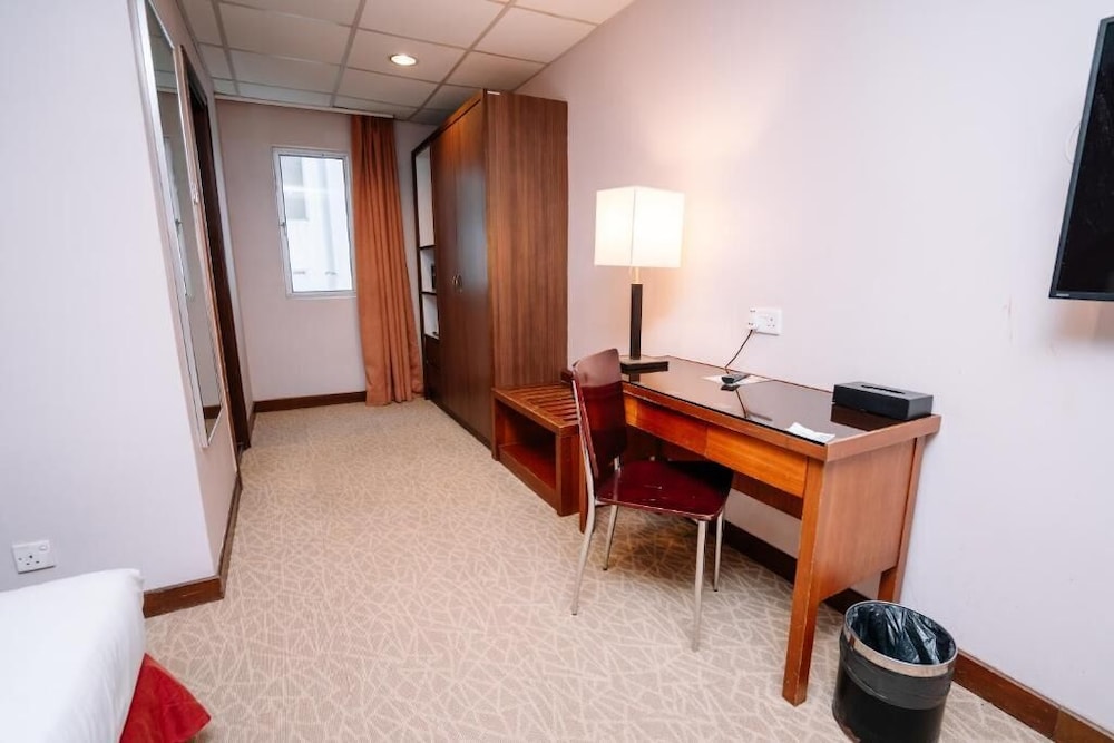 Jewels Hotel 32/46