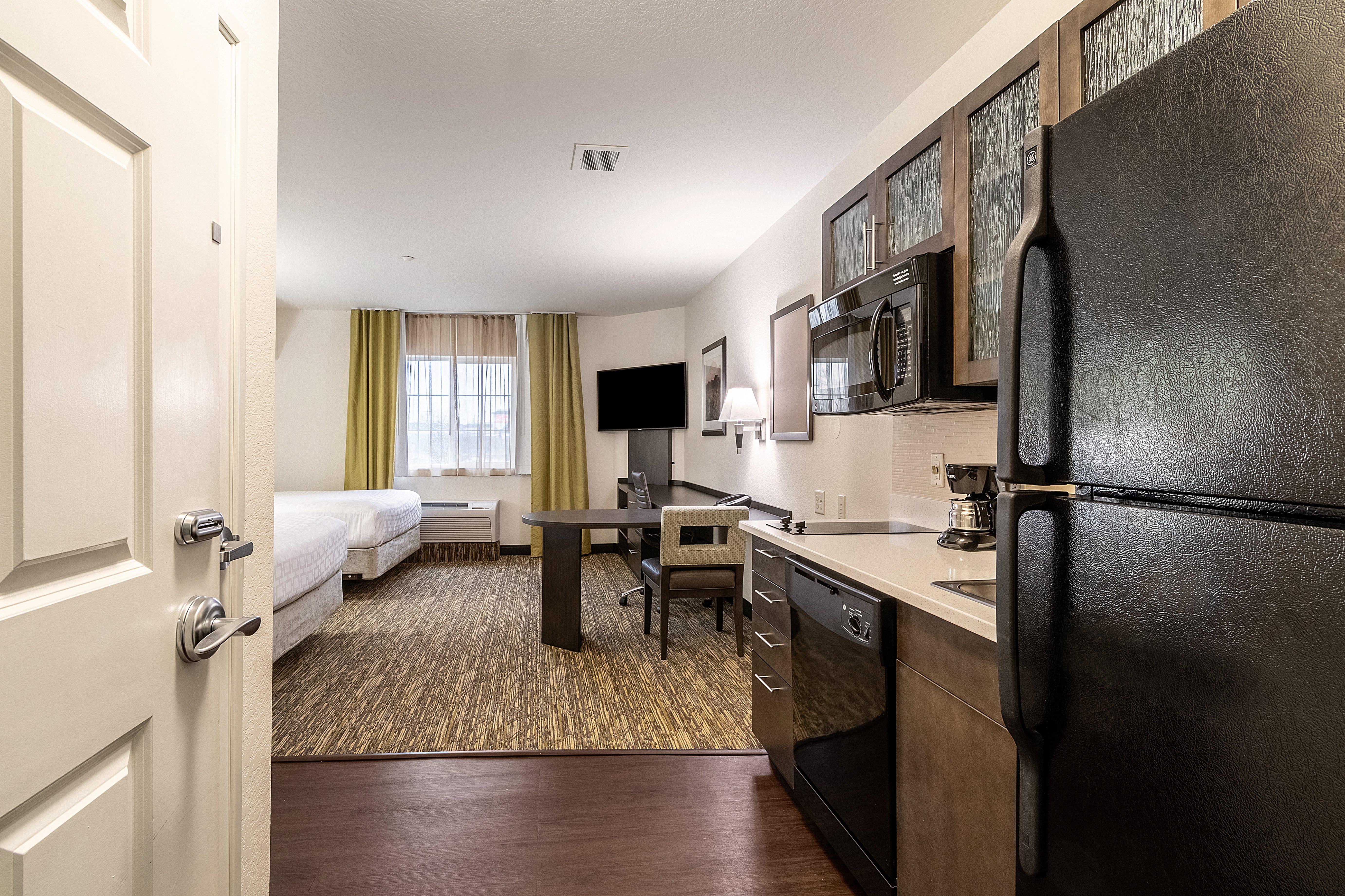 استوديو بسريرين كوين، Candlewood Suites 3/3