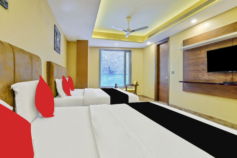 Staybook Hotel Nitya Maharani 24/50