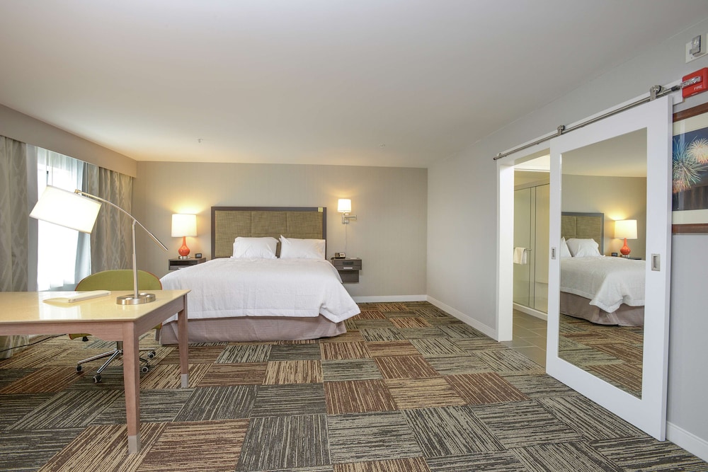 Room at HAMPTON INN SUITES CINCINNATI KENWOOD OH, CINCINNATI - OH
