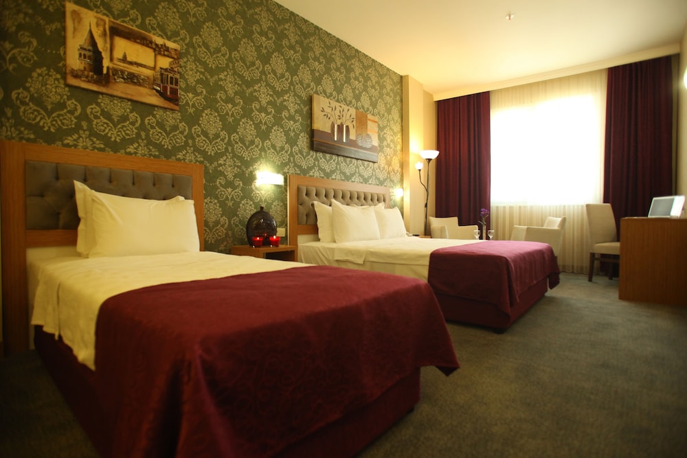 HELIKON BUSINESS HOTEL 12/35