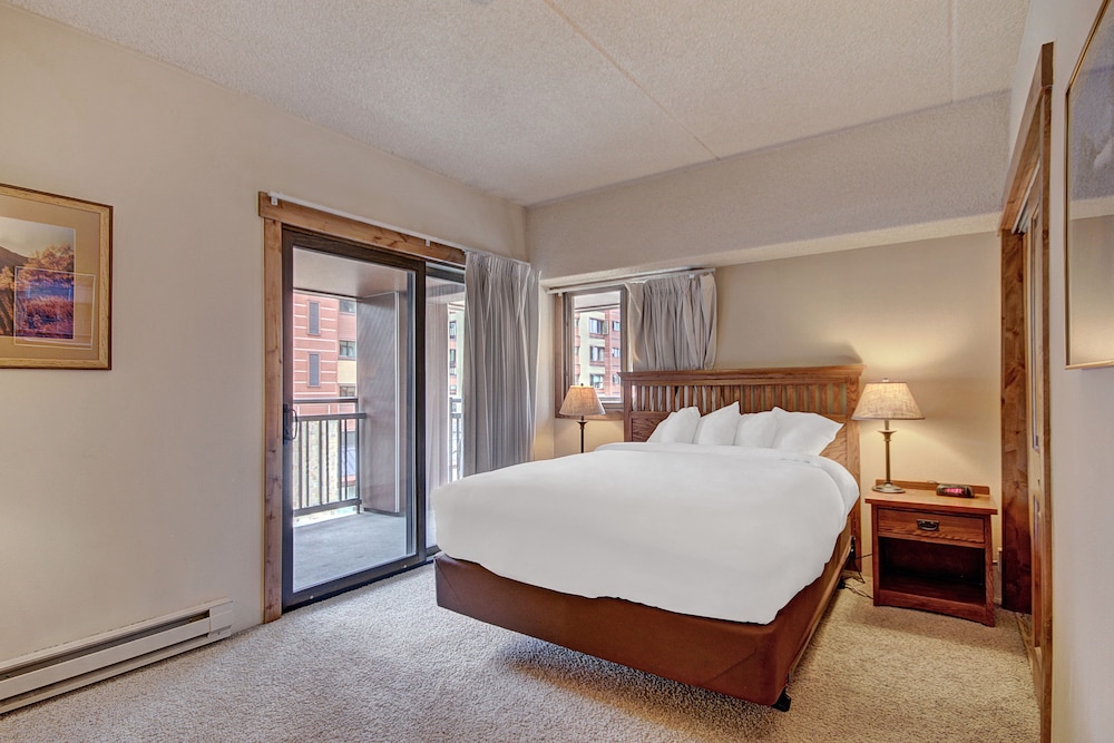 Village At Breckenridge Resort 22/82