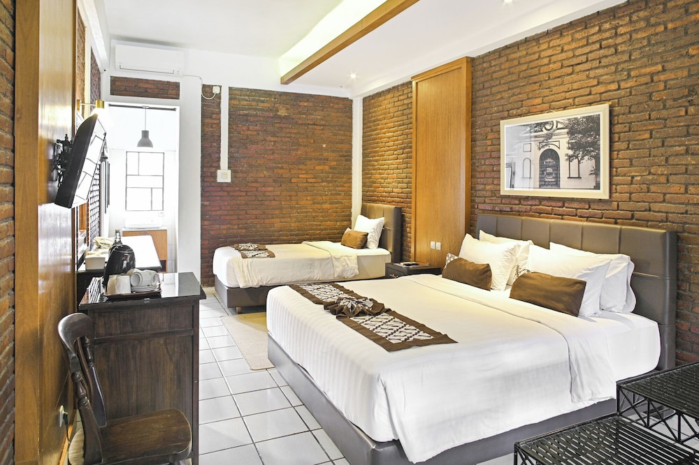 Paku Mas Hotel 17/41