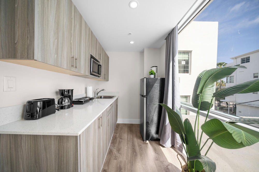 Samantha Apartments by Lowkl 1/46