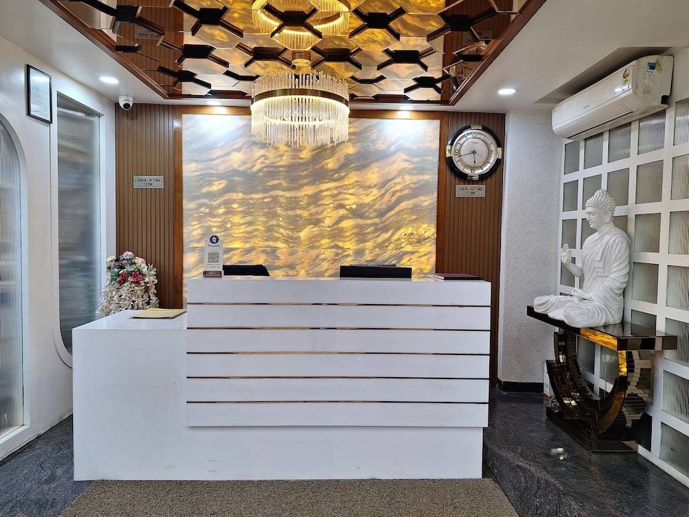 LN Hotels and Resorts 10/48