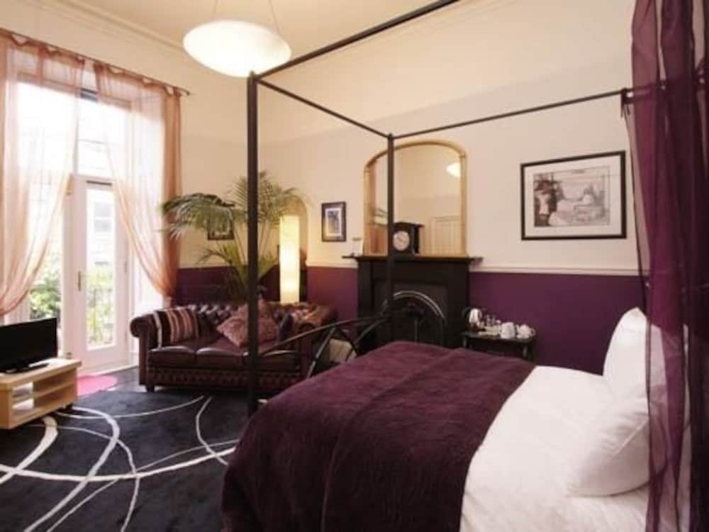 Southside Guest House 25/55