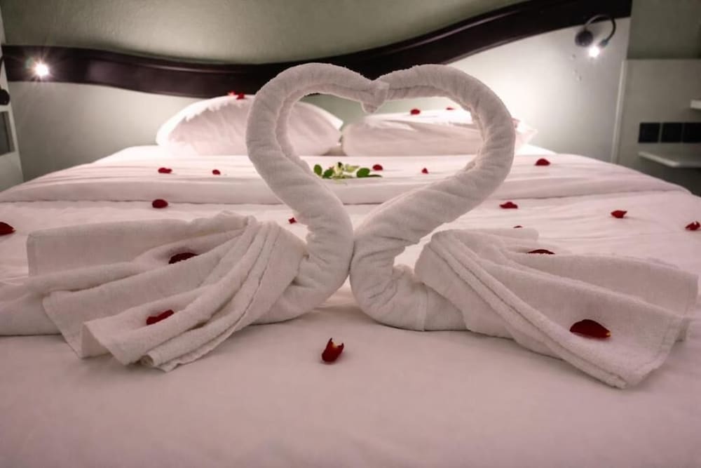 Enzo Hotels Chartres Mainvilliers By Kyriad Direct 13/24