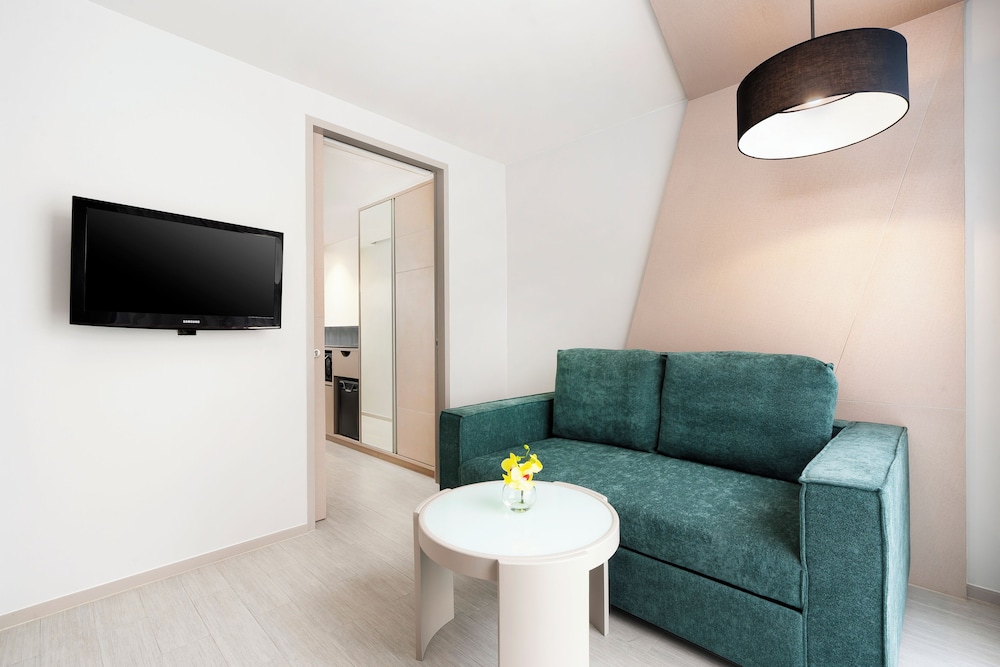 Hyatt Place Bangkok Sukhumvit 1 33/50