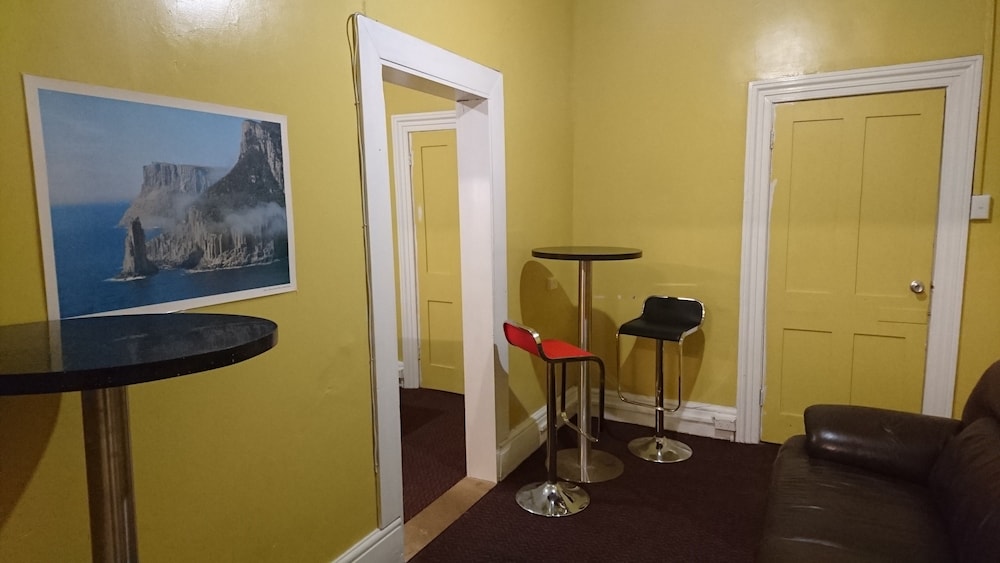 The Backpackers Imperial Hotel 49/50