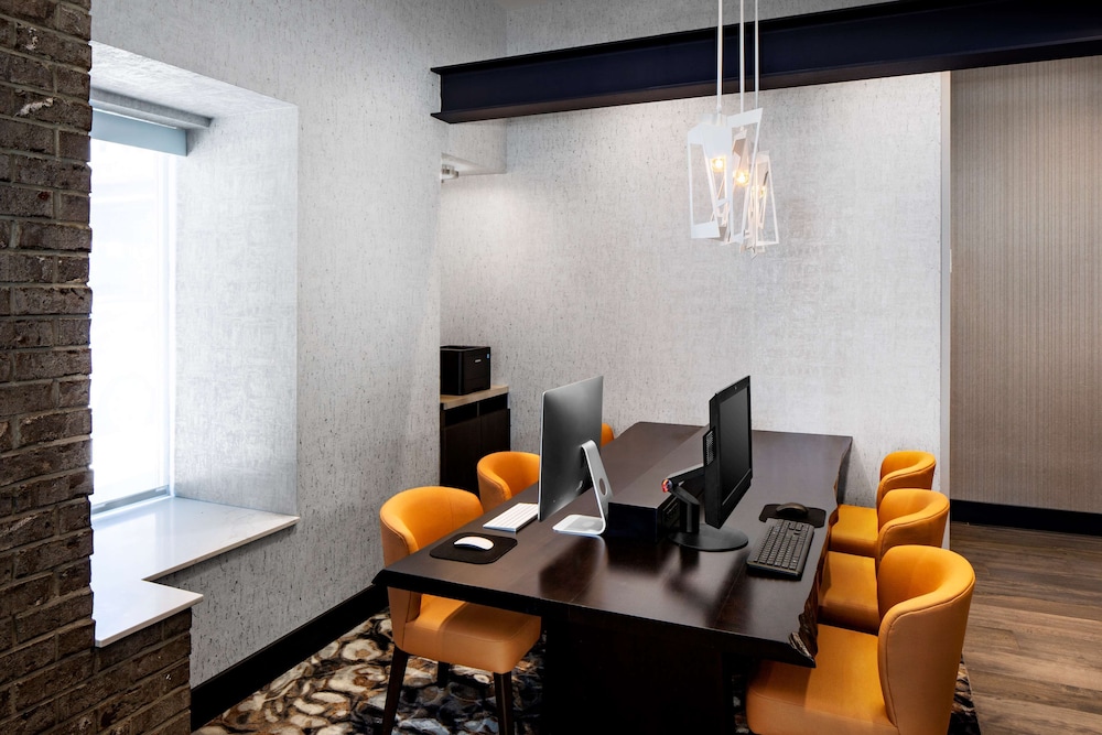 Hyatt Place Long Island City/New York City 55/67