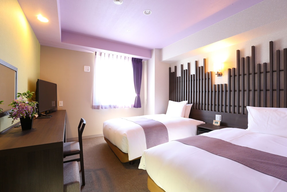 ROOM, TWIN BEDS
