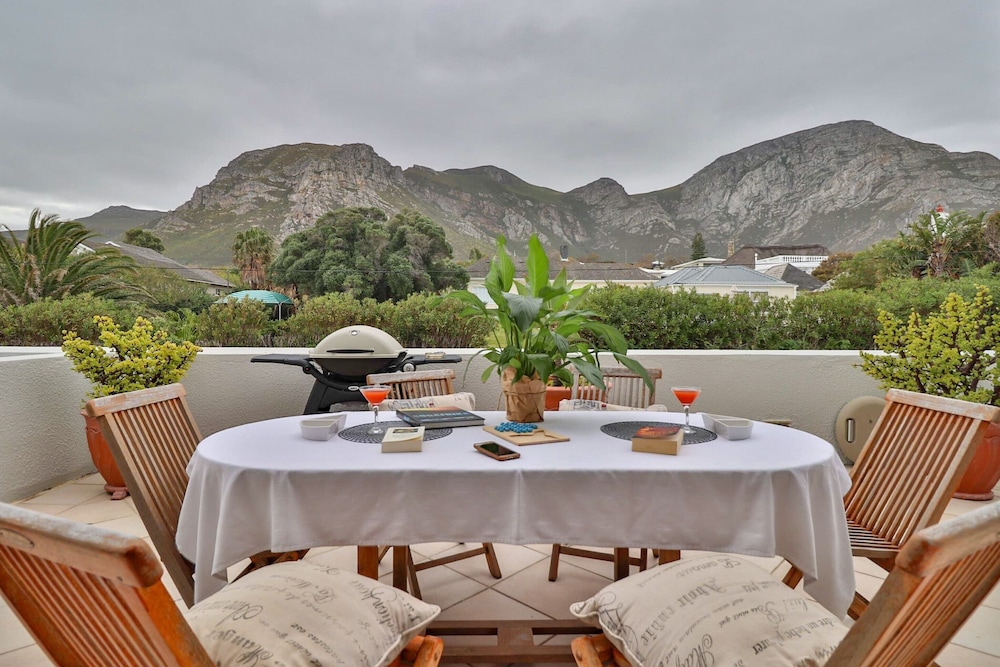 Hermanus Beachfront Lodge 30/43