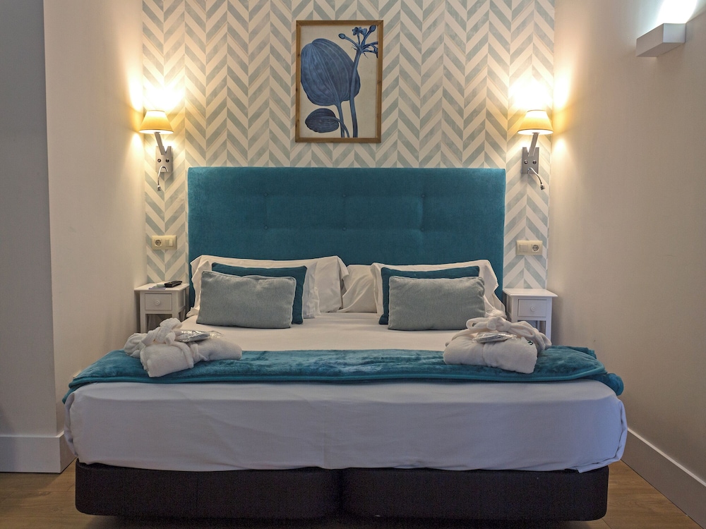 Room, Double Bed