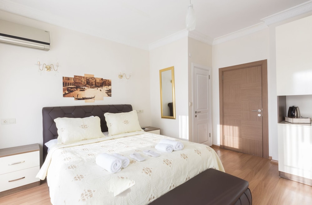 Zendy Suite Hotel 30/88